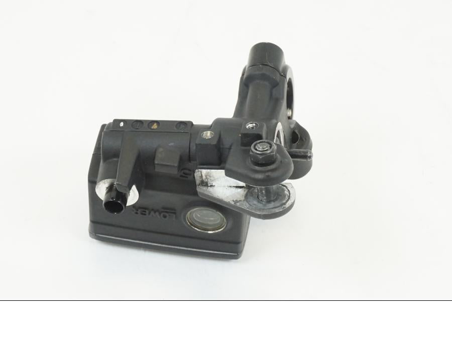 Snett uppifrån på Bromshuvudcylinder från en Yamaha MT-10 -2018 motorcykel.