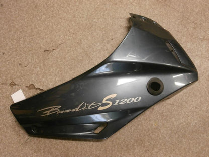 Framsidan på Toppkåpa från en Suzuki GSF 1200 -2000 motorcykel.