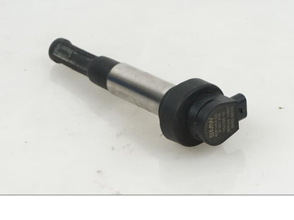 Vänster sida på Tändspole från en BMW F 800 GS -2017 motorcykel.