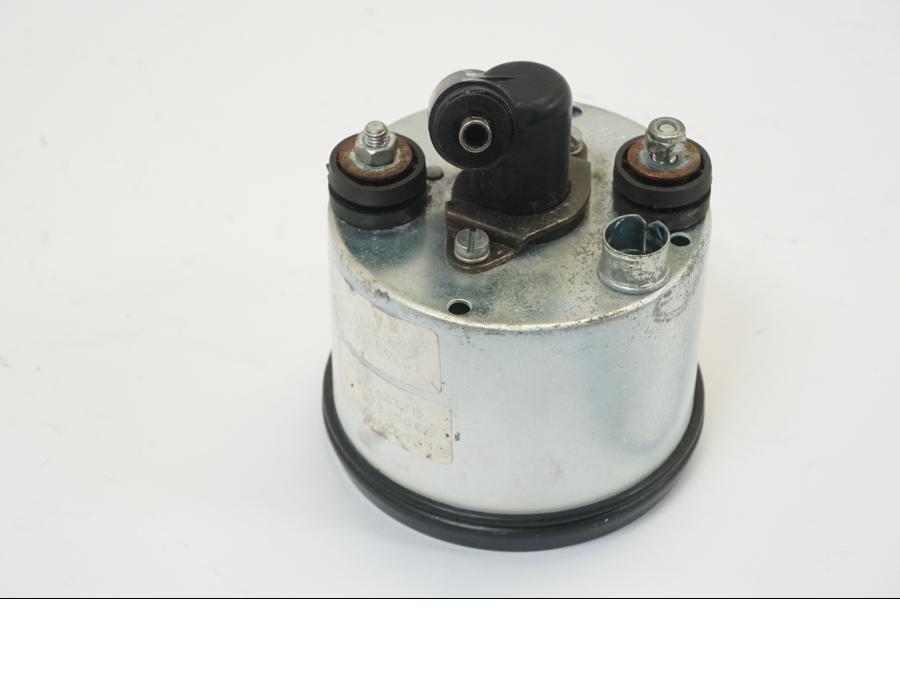 Vänster sida på Varvräknare från en BMW F 650 -1998 motorcykel.