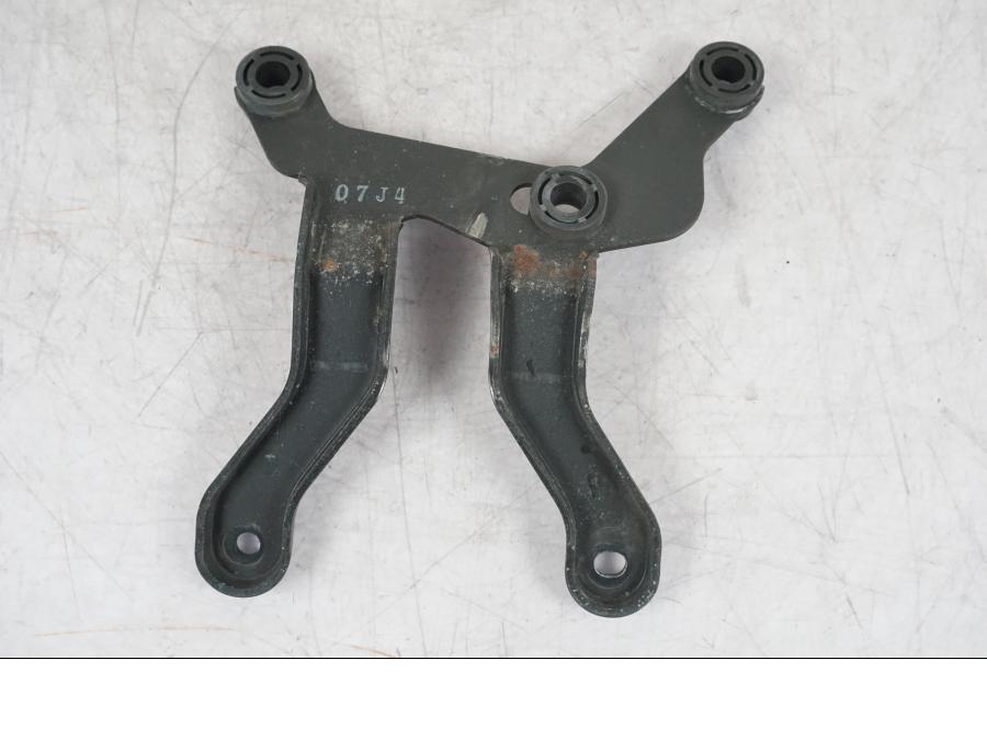 Höger sida på Instrumentfäste från en Suzuki GSF 1250 -2010 motorcykel.