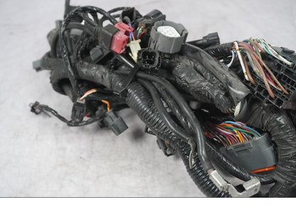 Vänster sida på Kabelstam från en Kawasaki ZX-10R -2008 motorcykel.