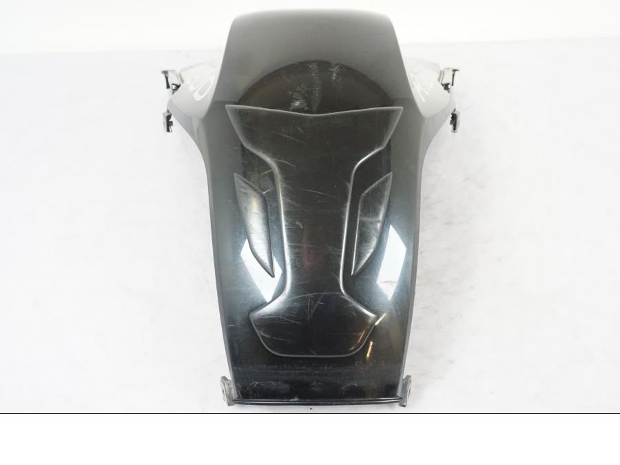 Vänster sida på Tankkåpa från en BMW R 1200 GSA -2012 motorcykel.