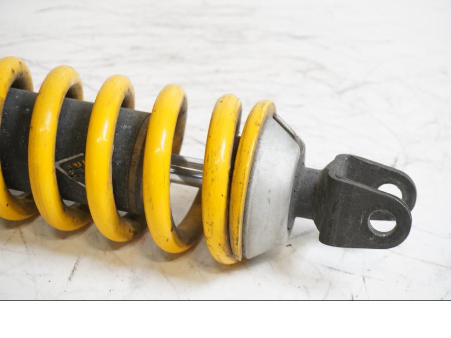 Baksidan på Stötdämpare från en Yamaha BT 1100 -2002 motorcykel.