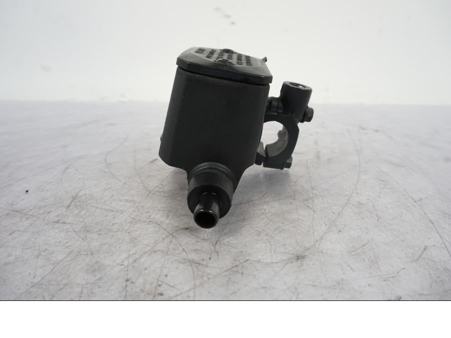 Vänster sida på Bromshuvudcylinder från en KTM 690 Duke -2014 motorcykel.