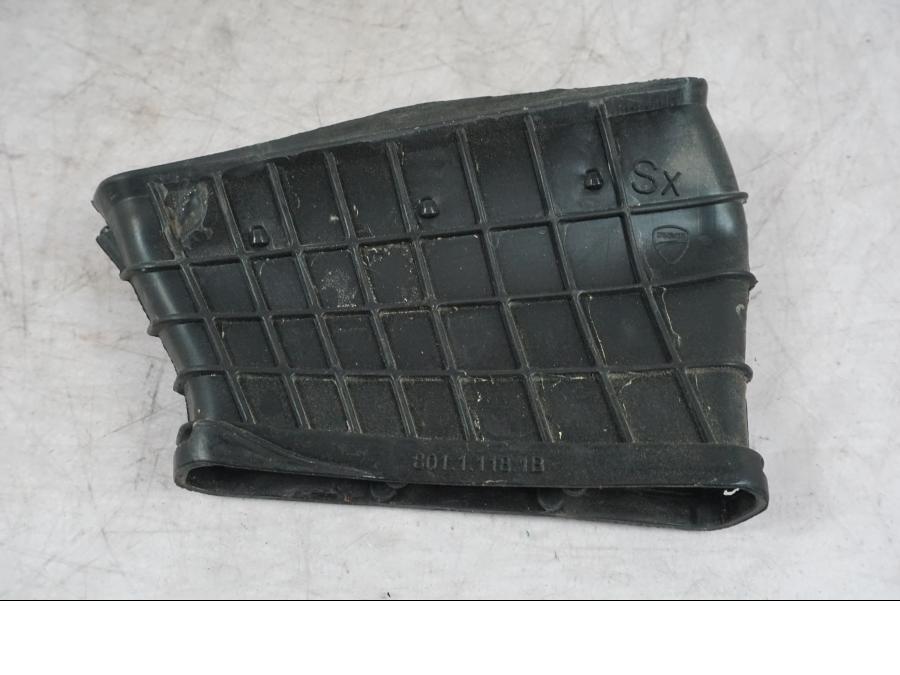 Framsidan på Luftintagskåpa från en Ducati Multistrada V4 -2024 motorcykel.