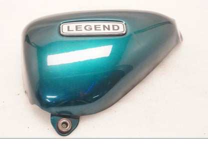 Framsidan på Sidopanel från en Triumph Legend TT -2000 motorcykel.