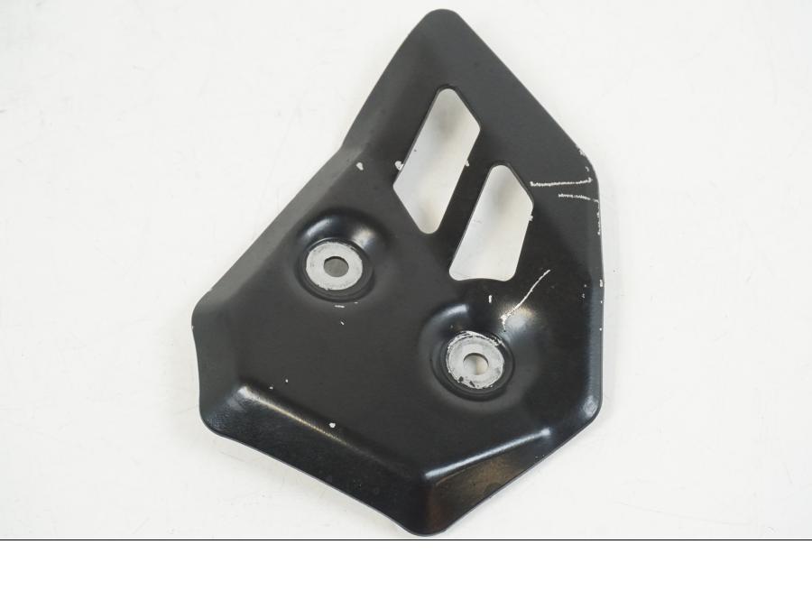 Baksidan på Fotpinnehälskydd från en Yamaha XT 660 X -2005 motorcykel.