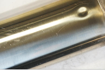 Höger sida på Ljuddämpare från en Honda ST 1300 -2002 motorcykel.