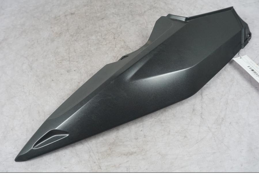 Baksidan på Bensintankskåpa från en BMW K 1600 GTL -2015 motorcykel.