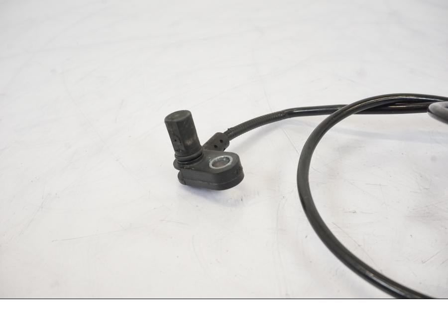 Baksidan på ABS givare från en BMW S 1000 XR -2019 motorcykel.