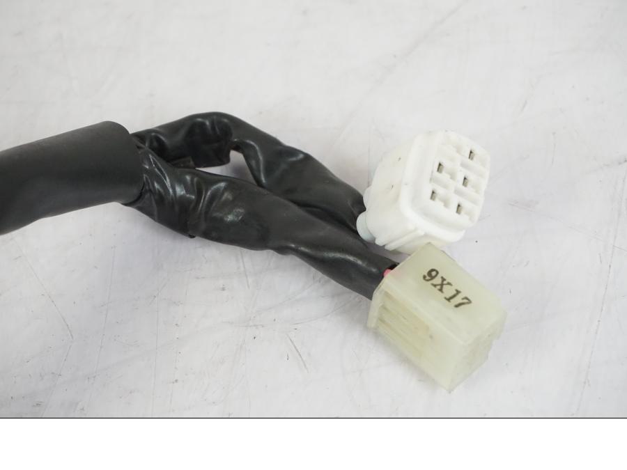 Baksidan på Styrelreglage från en Yamaha MT-09 -2020 motorcykel.