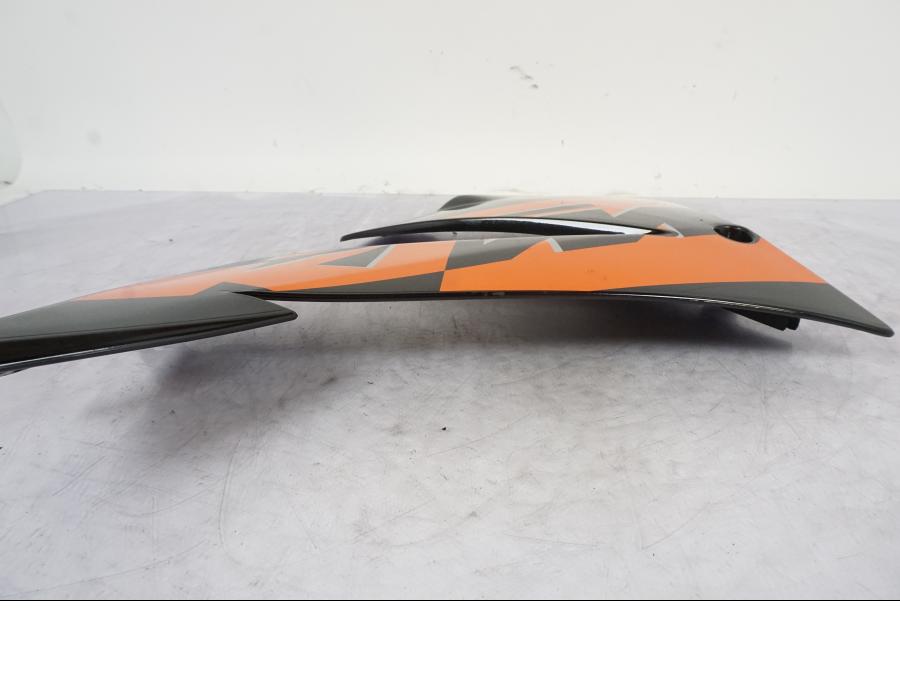 Baksidan på Kylarvinge från en KTM 640 SM -2005 motorcykel.