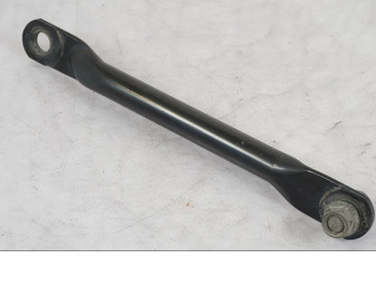 Vänster sida på Bromslänkage från en Suzuki VL 800 -2002 motorcykel.