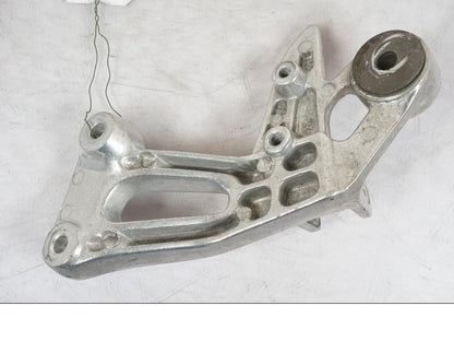 Snett uppifrån på Fotpinnefäste från en Yamaha XJ 900 S -1999 motorcykel.