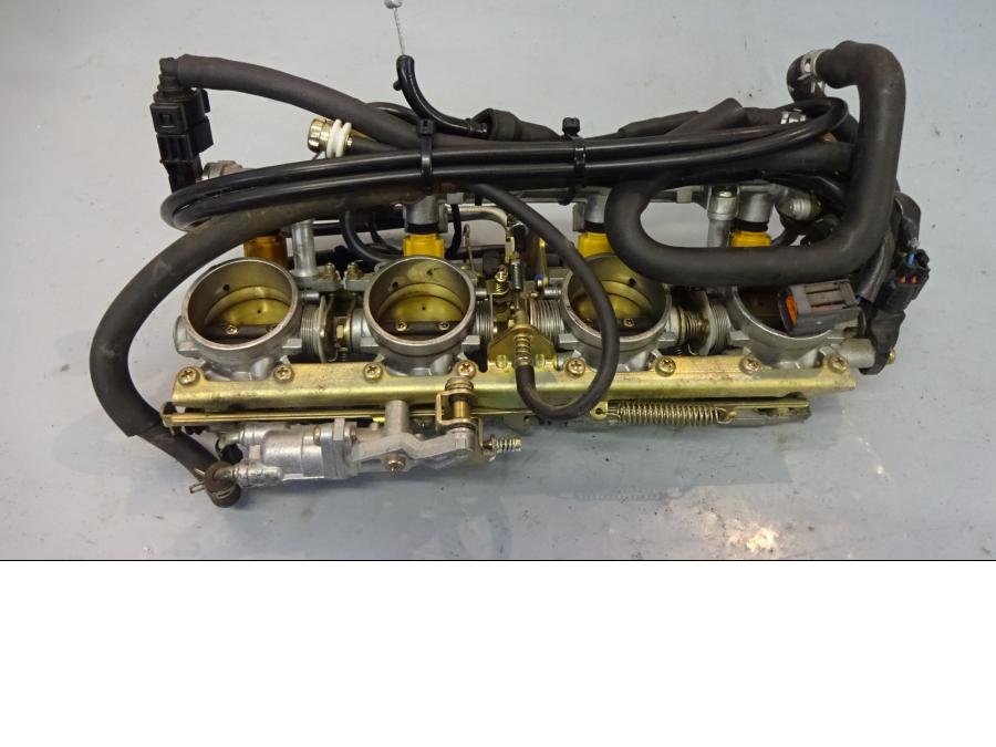 Baksidan på Spjällhus från en Yamaha FJR 1300 -2003 motorcykel.