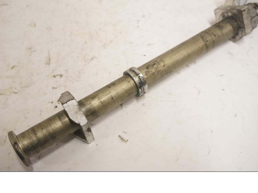 Framsidan på Axel från en Kawasaki Z 1000 -2008 motorcykel.