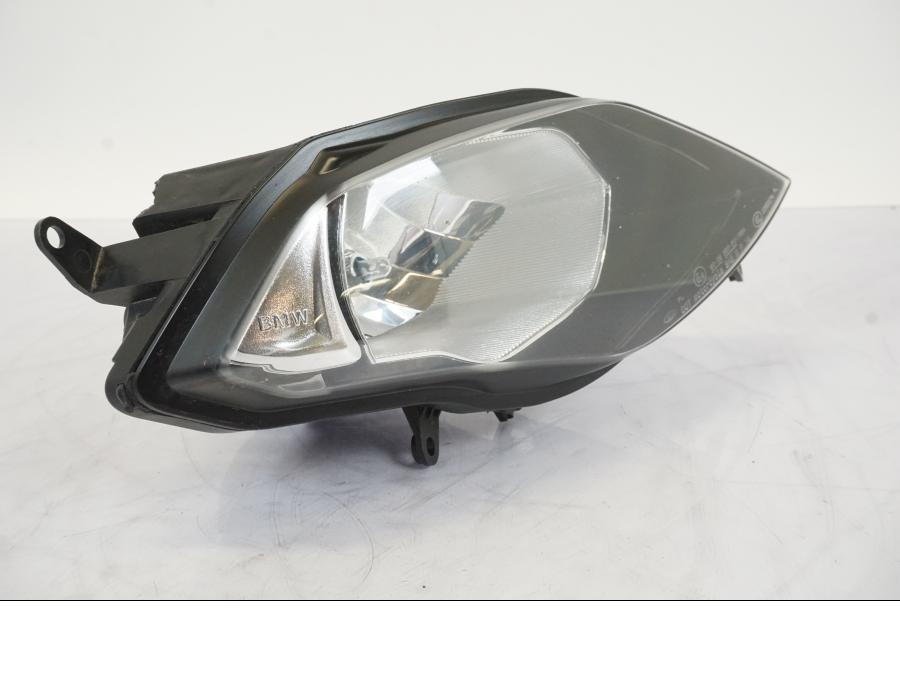 Framsidan på Strålkastare från en BMW S 1000 XR -2019 motorcykel.