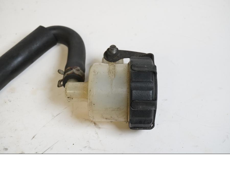 Höger sida på Bromshuvudcylinder från en Yamaha XTZ 750 -1991 motorcykel.