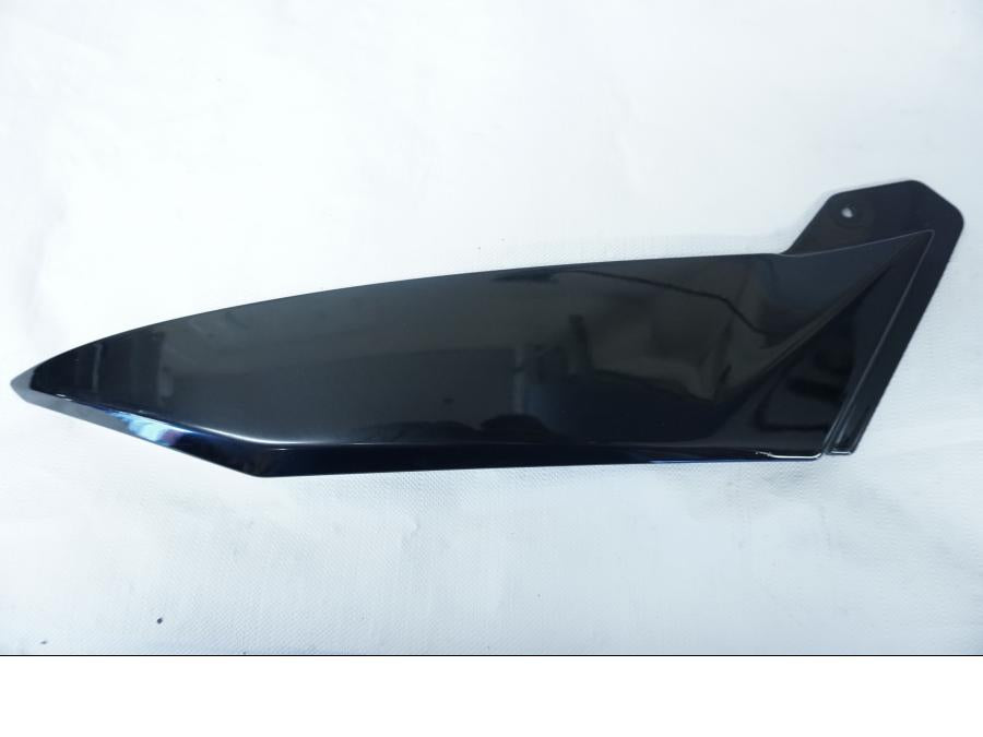 Framsidan på Bensintankskåpa från en Yamaha YZF 1000 R1 -2002 motorcykel.