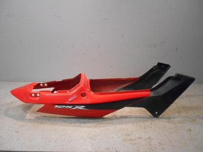 Höger sida på Bakvinge från en Honda CBR 125 R -2007 motorcykel.