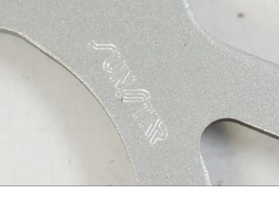 Vänster sida på Bromsskiva från en Suzuki VZR 1800 -2009 motorcykel.