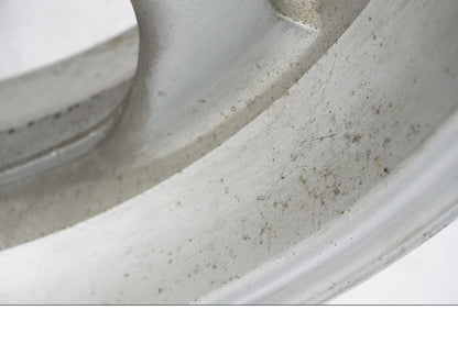 Extrabild3 på Fälg från en Honda NT 650 V -2002 motorcykel.