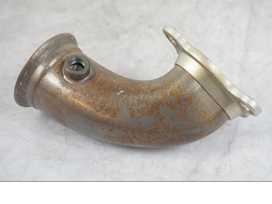 Framsidan på Grenrör från en KTM 1290 Super Duke R -2022 motorcykel.