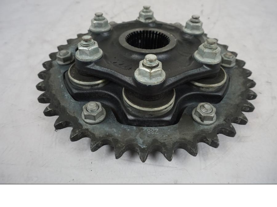 Framsidan på Drev från en KTM 1290 Super Duke -2019 motorcykel.