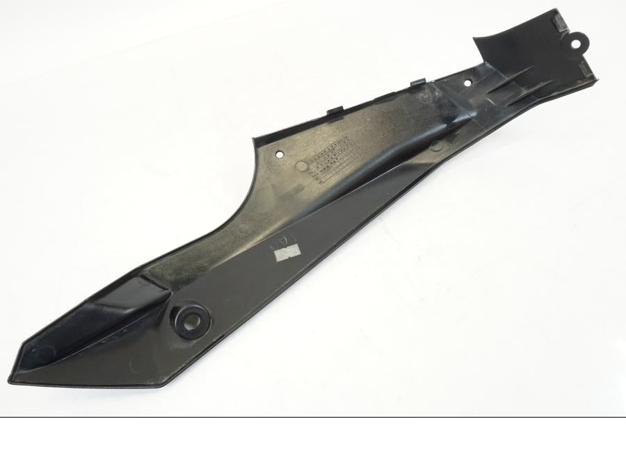 Vänster sida på Magkåpa från en Kawasaki NINJA 400 -2020 motorcykel.