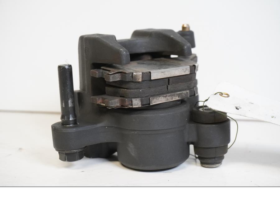 Höger sida på Bromsok från en Yamaha YZF R6 -2006 motorcykel.