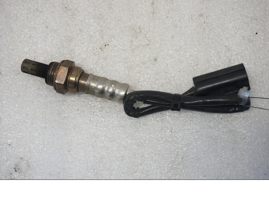 Framsidan på Lambdasond från en Ducati Monster 796 -2013 motorcykel.