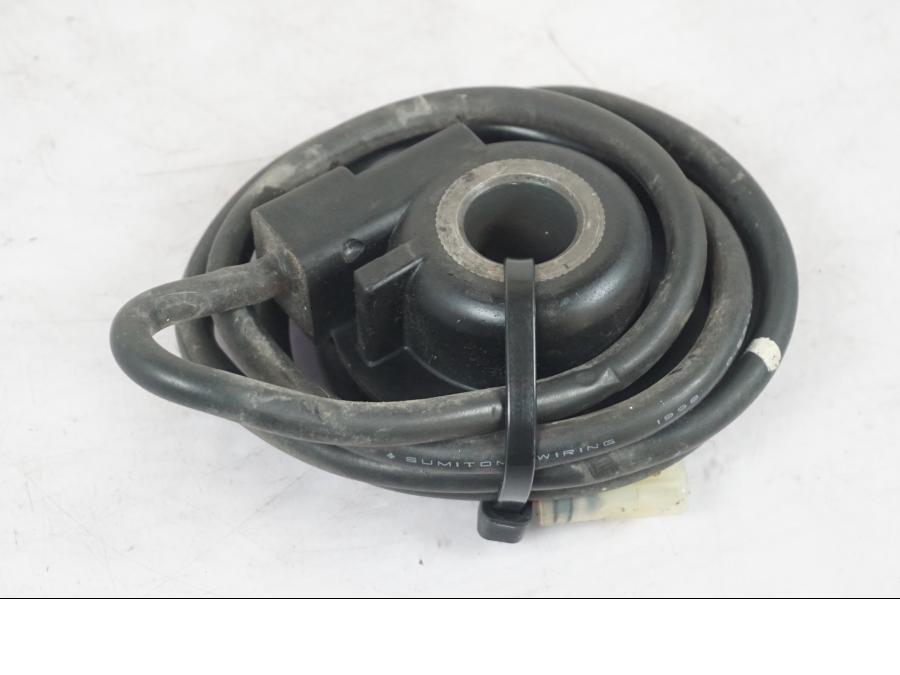 Baksidan på Hastighetsdrivning från en Suzuki SV 650 -1999 motorcykel.