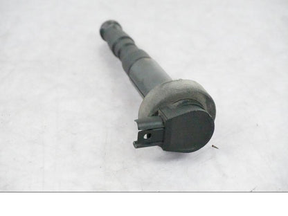 Baksidan på Tändspole från en BMW K 1200 S -2005 motorcykel.