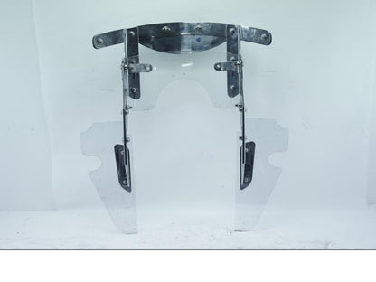 Baksidan på Vindrutefäste från en Kawasaki VN 1500 Classic Tourer -2001 motorcykel.