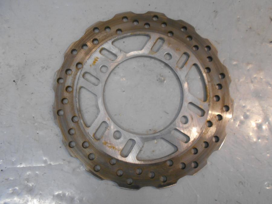 Framsidan på Bromsskiva från en Kawasaki Z 900 -2018 motorcykel.