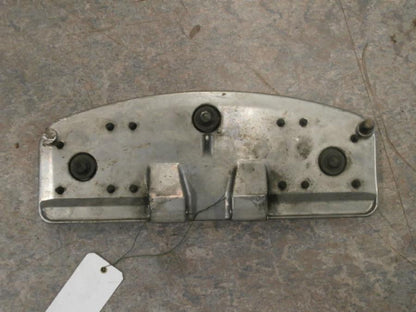 Baksidan på Fotplatta från en Suzuki VLR 1800 -2008 motorcykel.