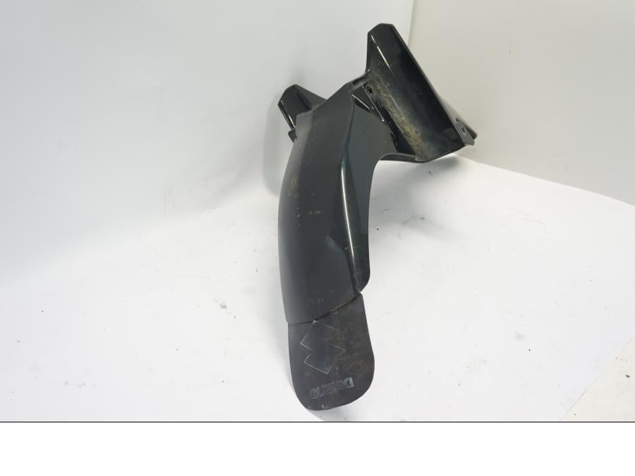 Vänster sida på Framskärm från en Suzuki DL 1000 -2003 motorcykel.