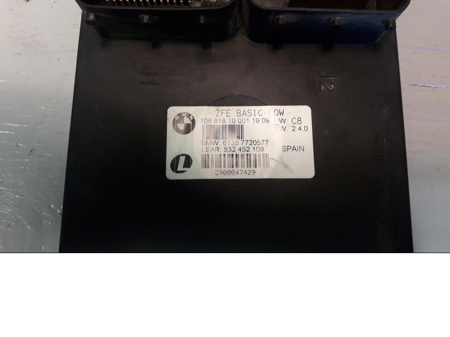 Höger sida på CDI / ECU från en BMW F 800 GS -2009 motorcykel.