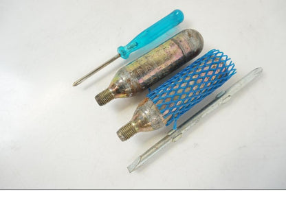 Vänster sida på Verktyg från en BMW F 650 CS -2002 motorcykel.