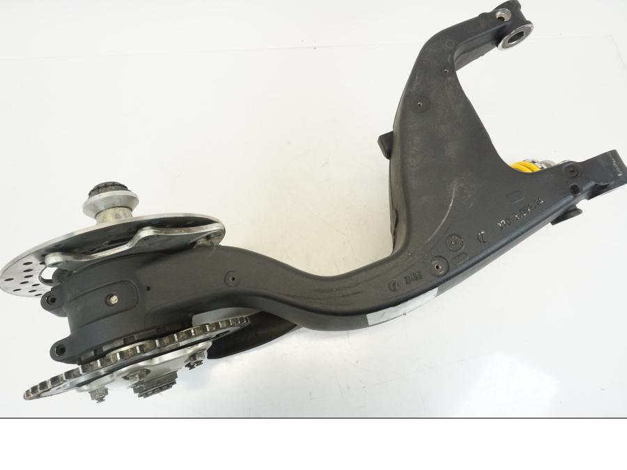 Extrabild6 på Sving från en Ducati Hyperstrada -2013 motorcykel.