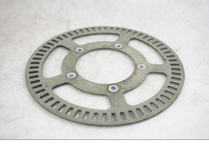 Snett uppifrån på ABS krans från en Triumph Tiger -2009 motorcykel.