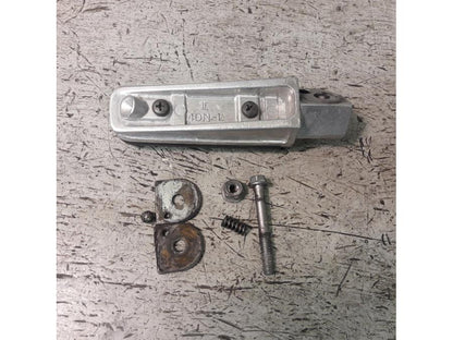 Baksidan på Fotpinne från en Yamaha FZ-S 600 -2000 motorcykel.