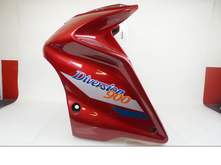 Snett nerifrån på Toppkåpa från en Yamaha XJ 900 S -1997 motorcykel.