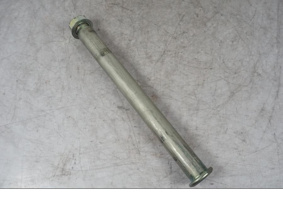 Framsidan på Axel från en Yamaha MT-09 -2024 motorcykel.