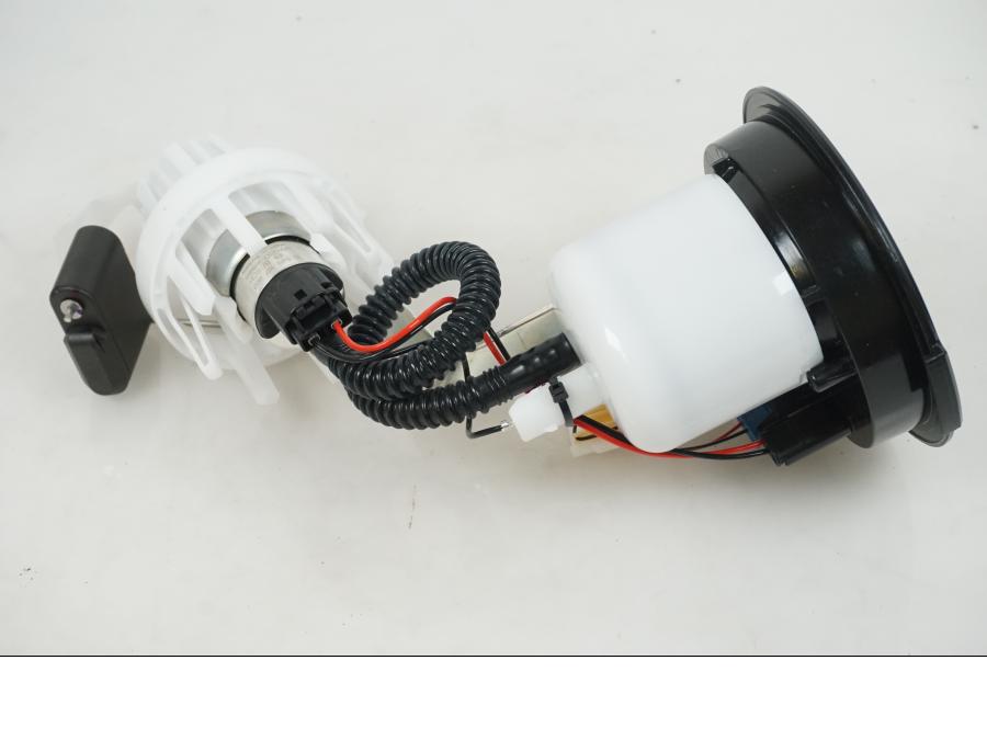 Baksidan på Bensinpump insprut från en BMW R 1250 GS -2019 motorcykel.