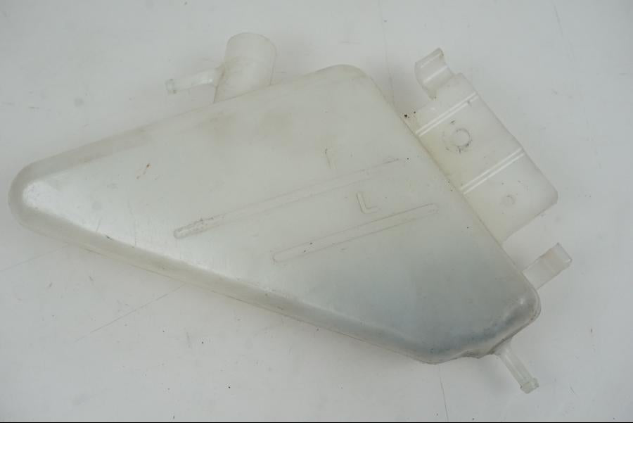 Framsidan på Vattenexpansionskärl från en Suzuki GSX-R 750 -2009 motorcykel.