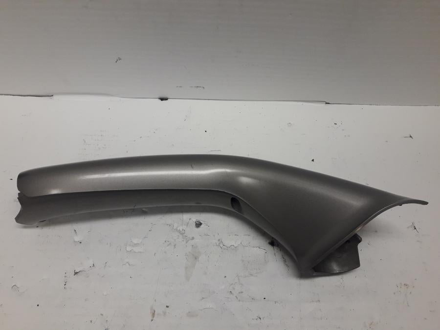 Baksidan på Styrkåpa från en BMW K 1200 LT -2006 motorcykel.