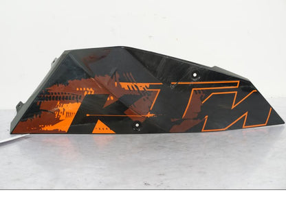 Framsidan på Sidkåpa från en KTM 690 SM R -2009 motorcykel.