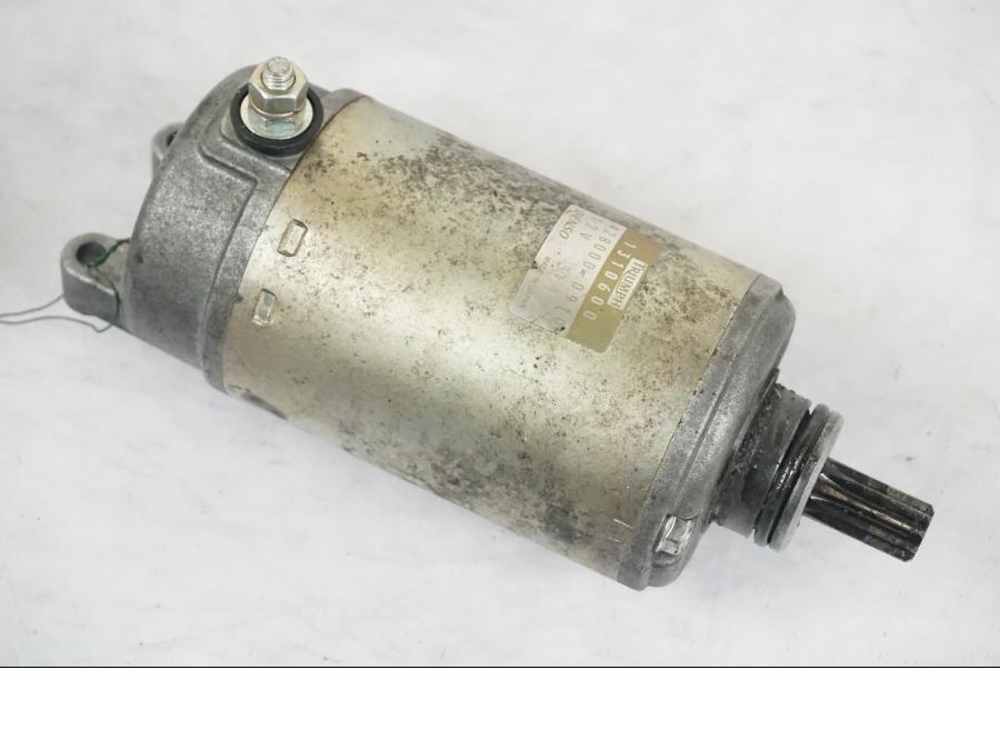 Framsidan på Startmotor från en Triumph Sprint ST -2007 motorcykel.